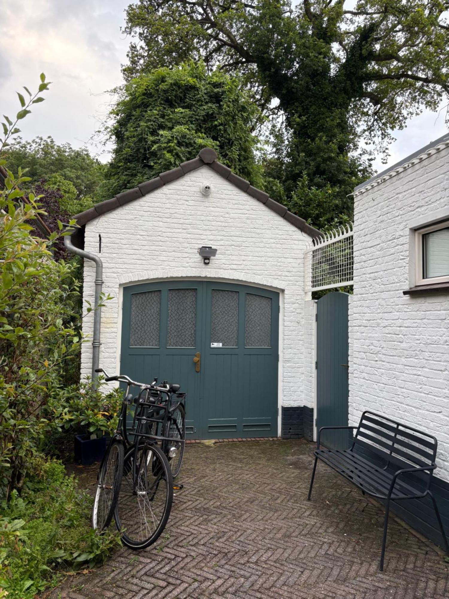 Renovated & Private Tinyhouse Short Den Haag