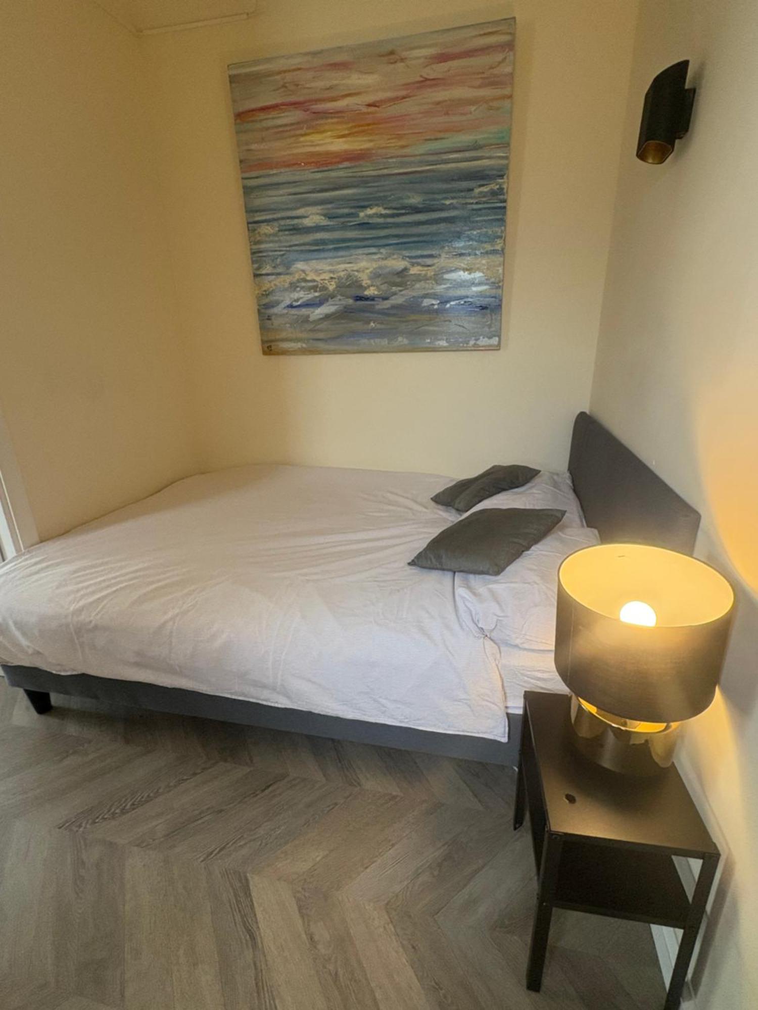 Renovated & Private Tinyhouse Short Den Haag